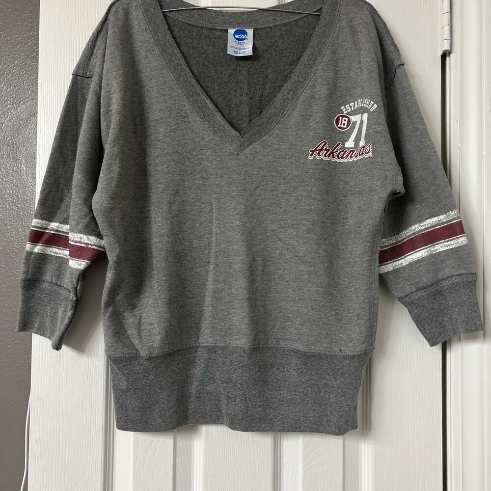 Arkansas Sweatshirt Size Medium Gray NCAA V Neck Short Sleeve